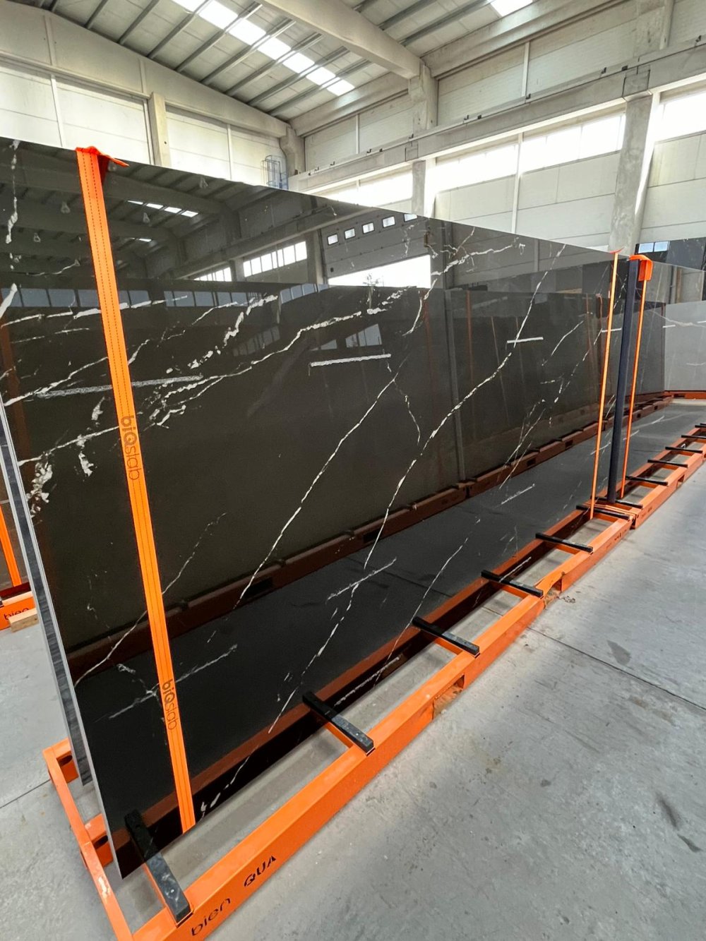 BLACK CALACATTA PARLAK